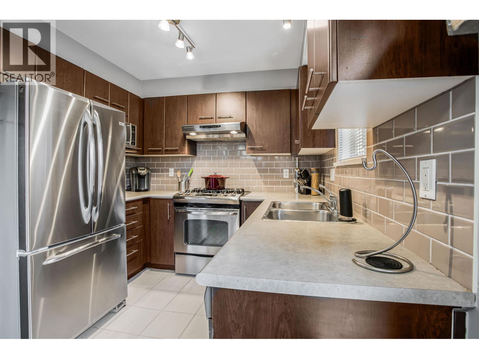 #6101-5117 GARDEN CITY Road, Richmond