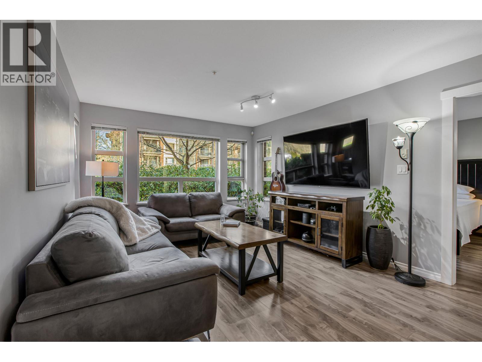 #6101-5117 GARDEN CITY Road, Richmond