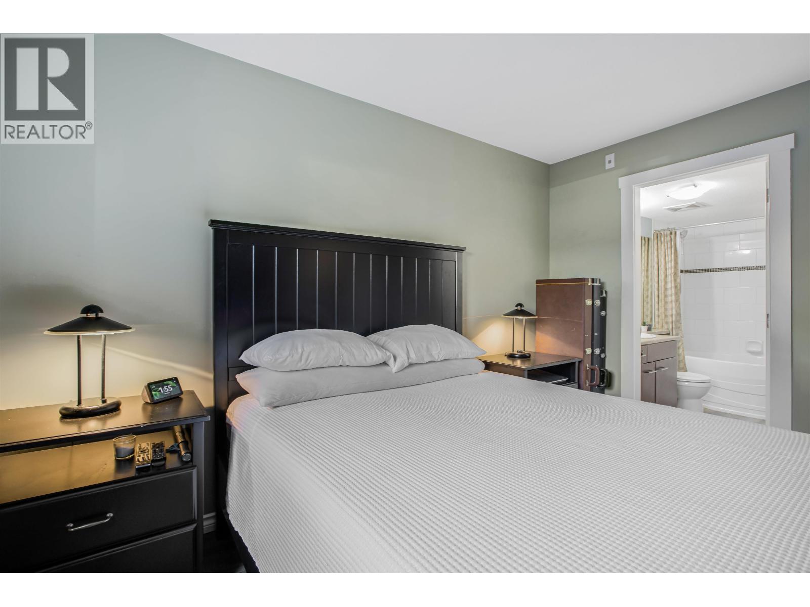 #6101-5117 GARDEN CITY Road, Richmond