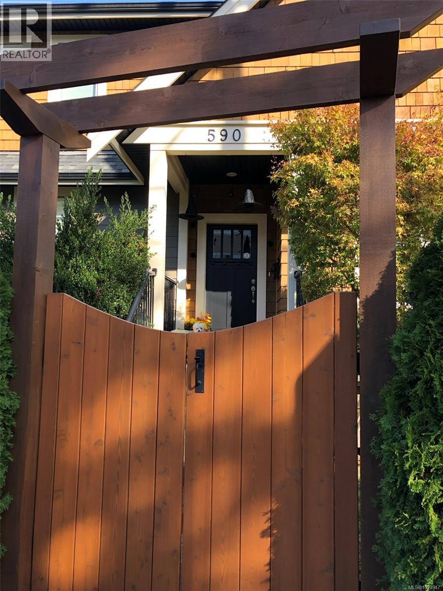 590 Simcoe St, Victoria