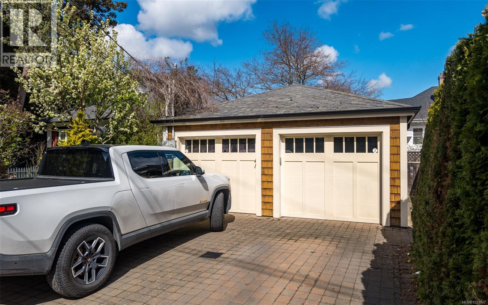 590 Simcoe St, Victoria