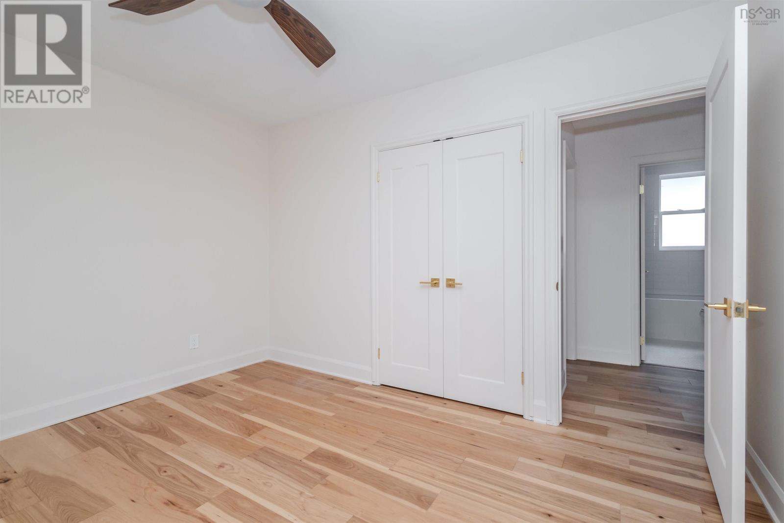 Property 22 of 33 of 19 louisa Street