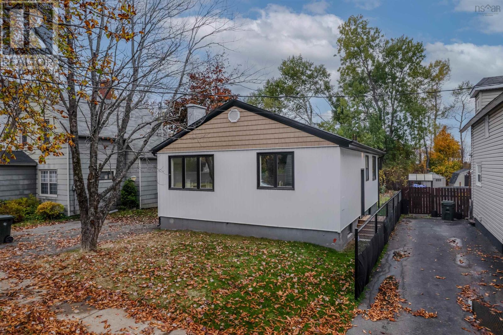 Property 27 of 33 of 19 louisa Street