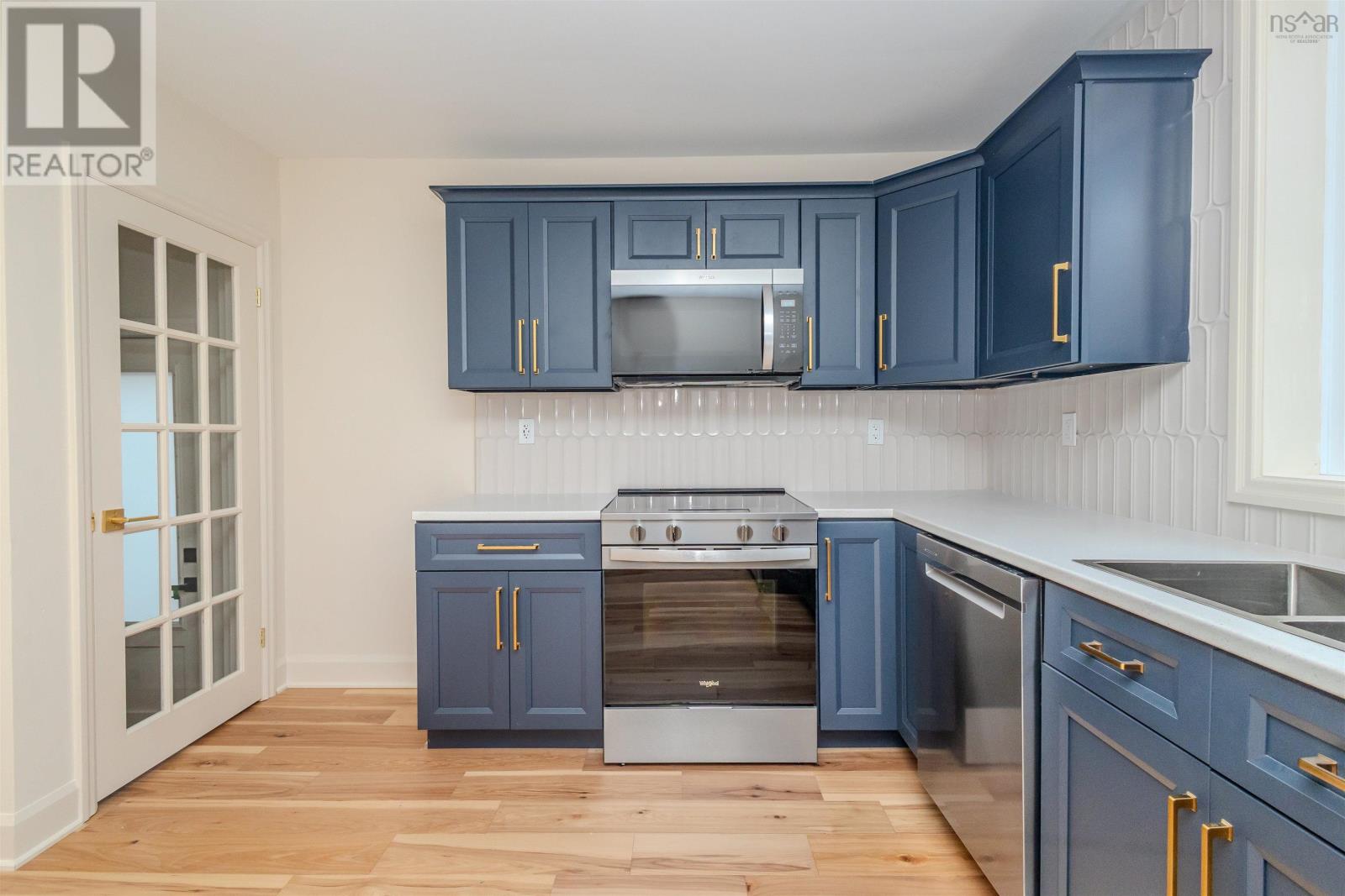 Property 14 of 33 of 19 louisa Street