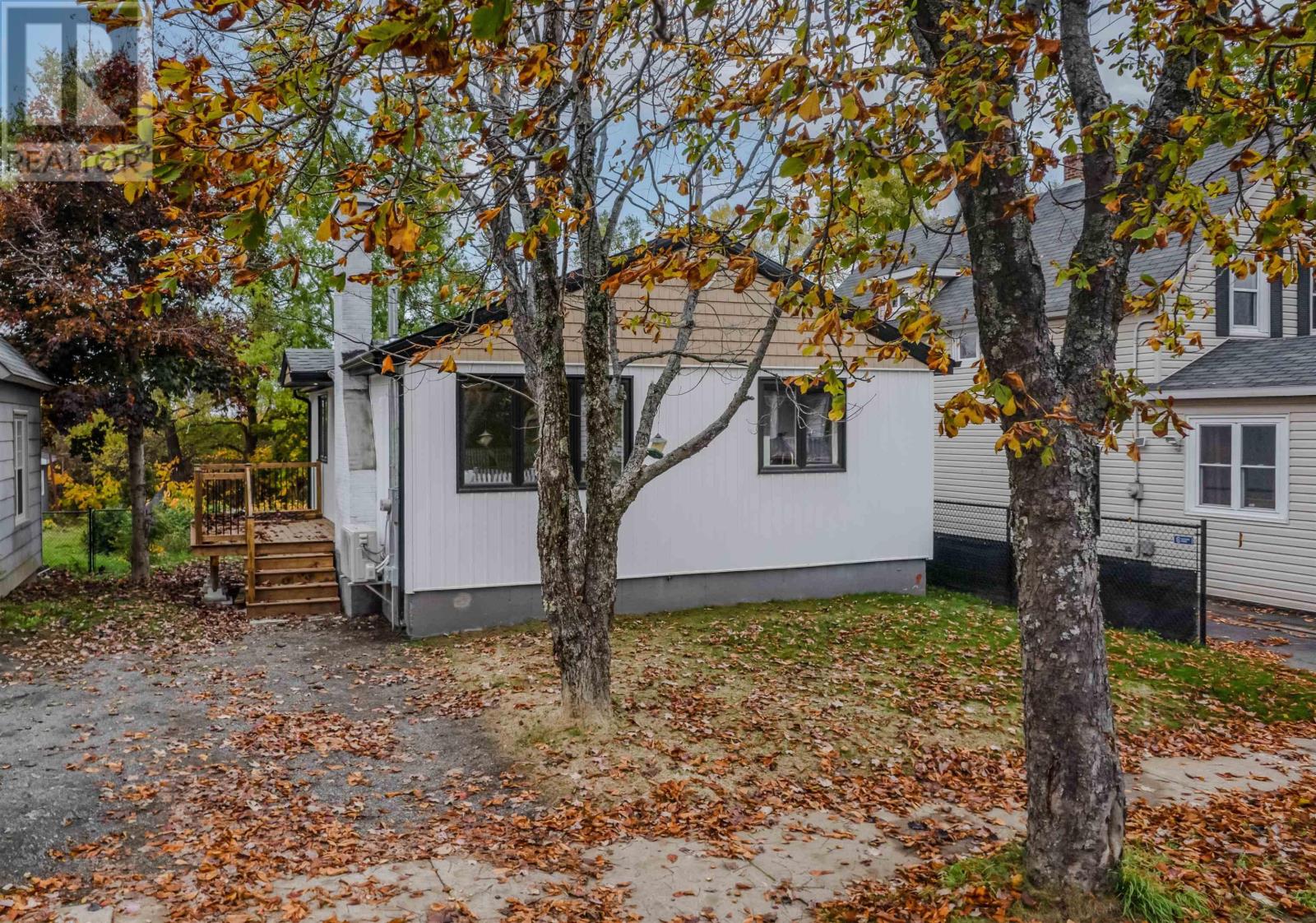 Property 28 of 33 of 19 louisa Street