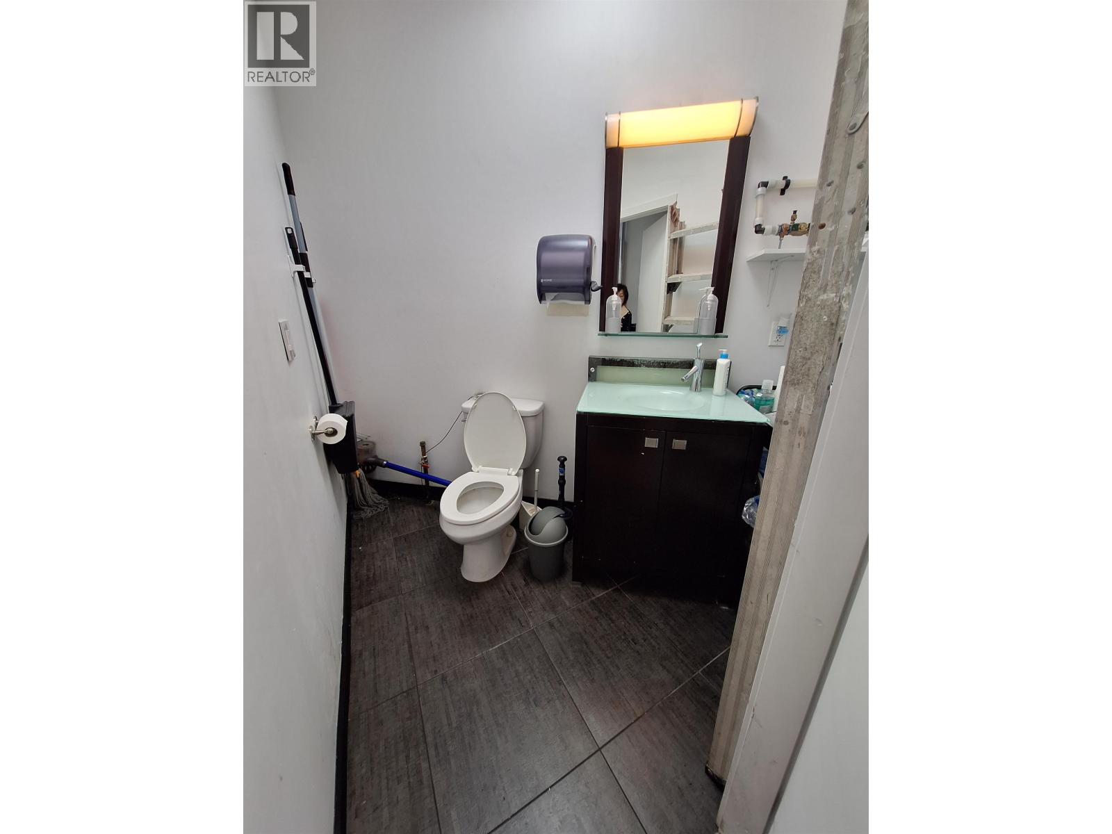 1219 4500 KINGSWAY, Burnaby