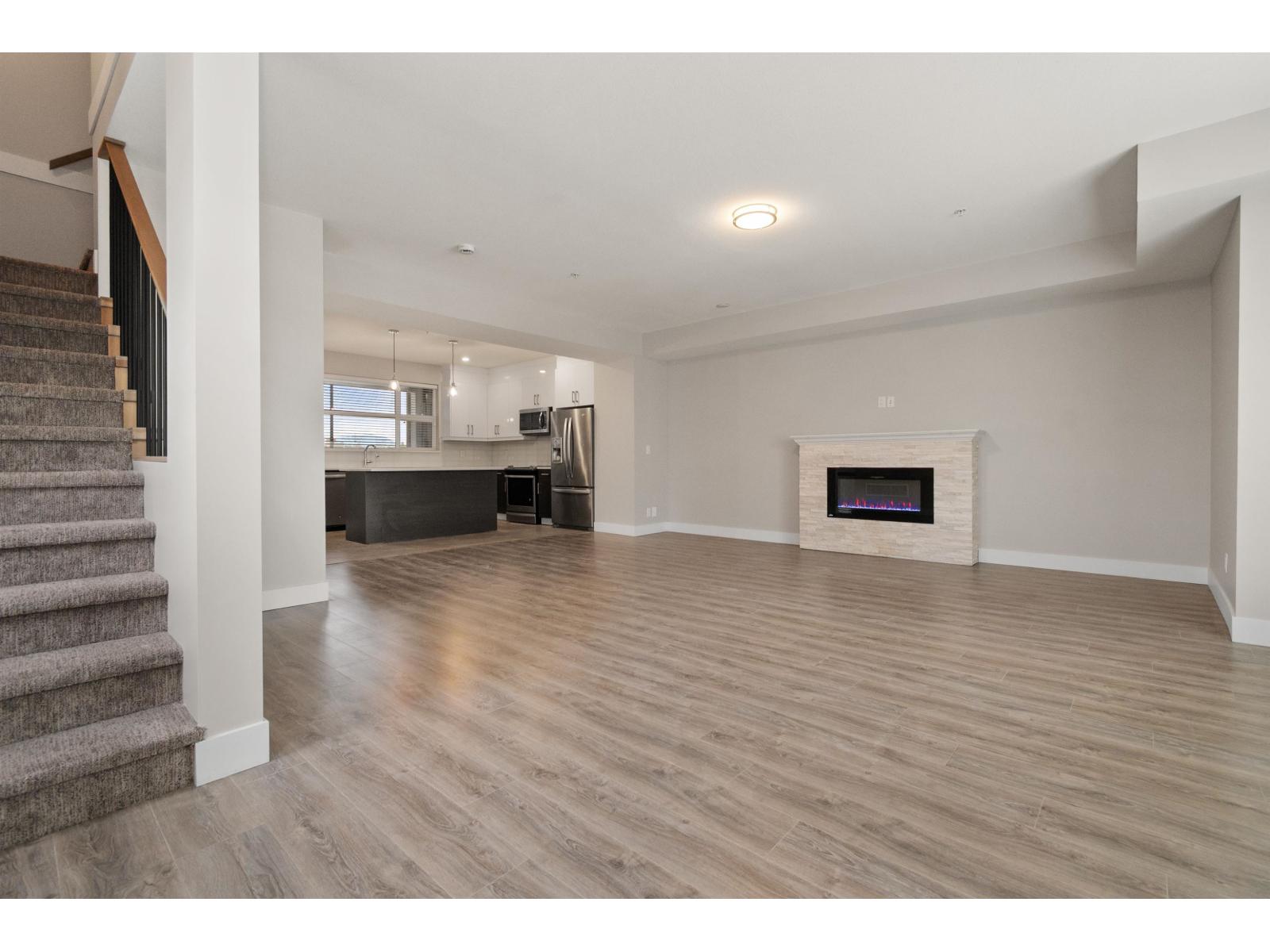 8 45395 SPADINA AVENUE, Chilliwack Proper West, Chilliwack