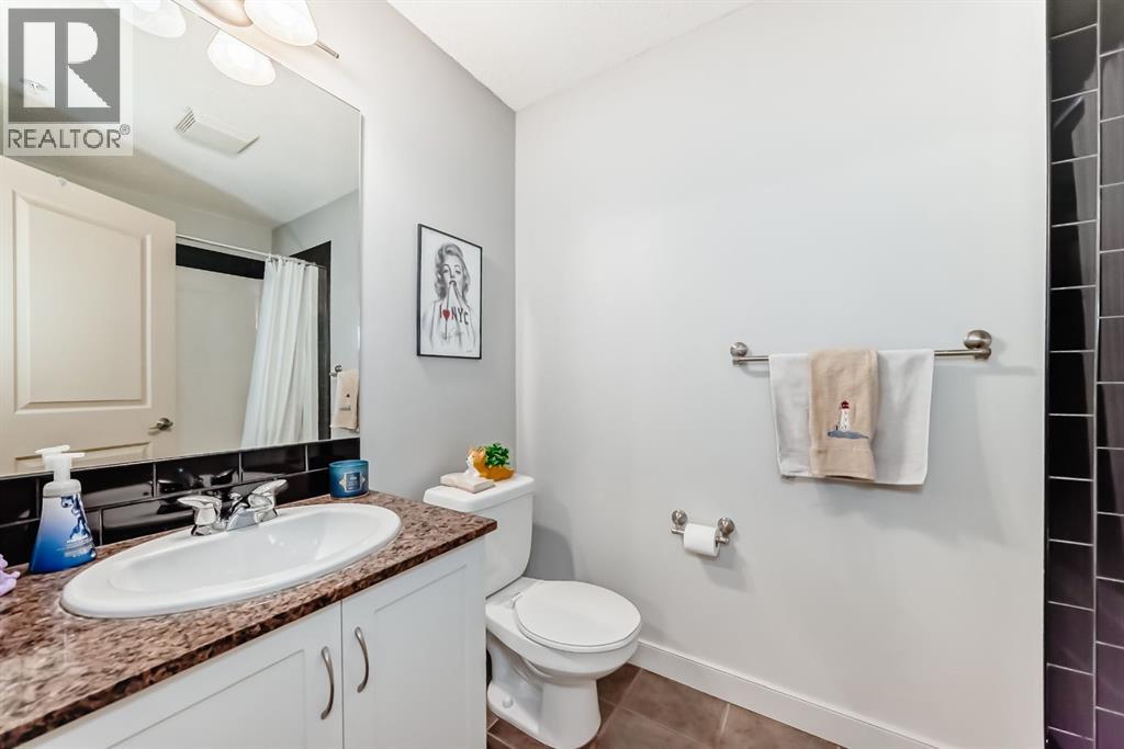 Single Family House for Sale in   Lake Fraser Drive SE Lake Bonavista Calgary 