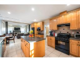 7452 Wiltshire Drive, Surrey, BC V3S2Y7 Photo 9