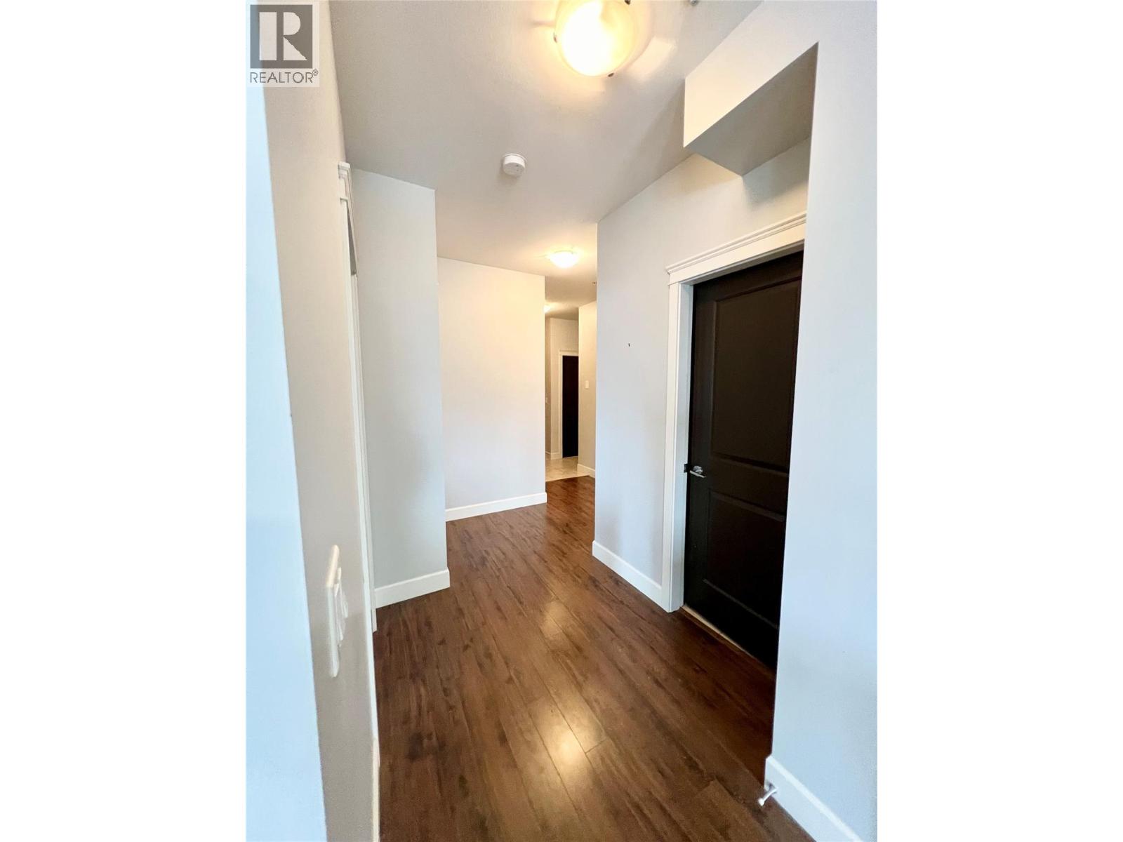 2799 CLAPPERTON Avenue Unit# 206, Merritt