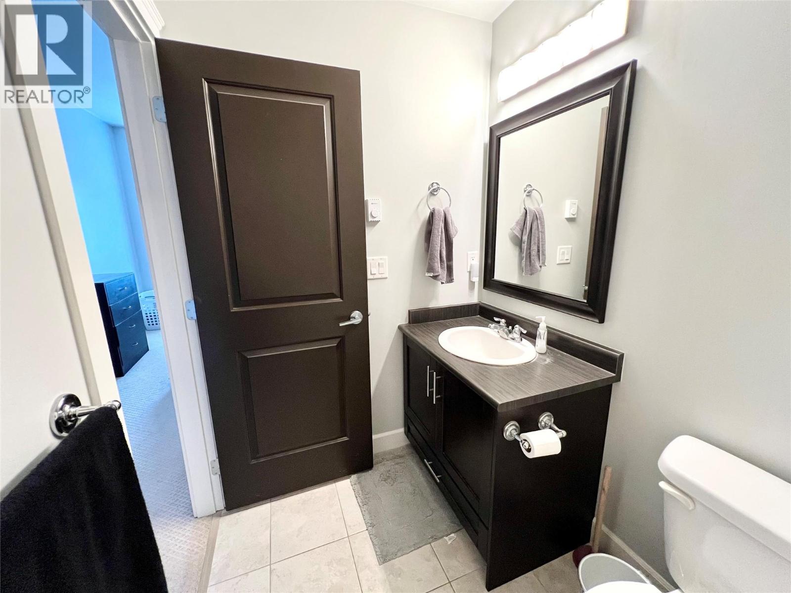 2799 CLAPPERTON Avenue Unit# 206, Merritt