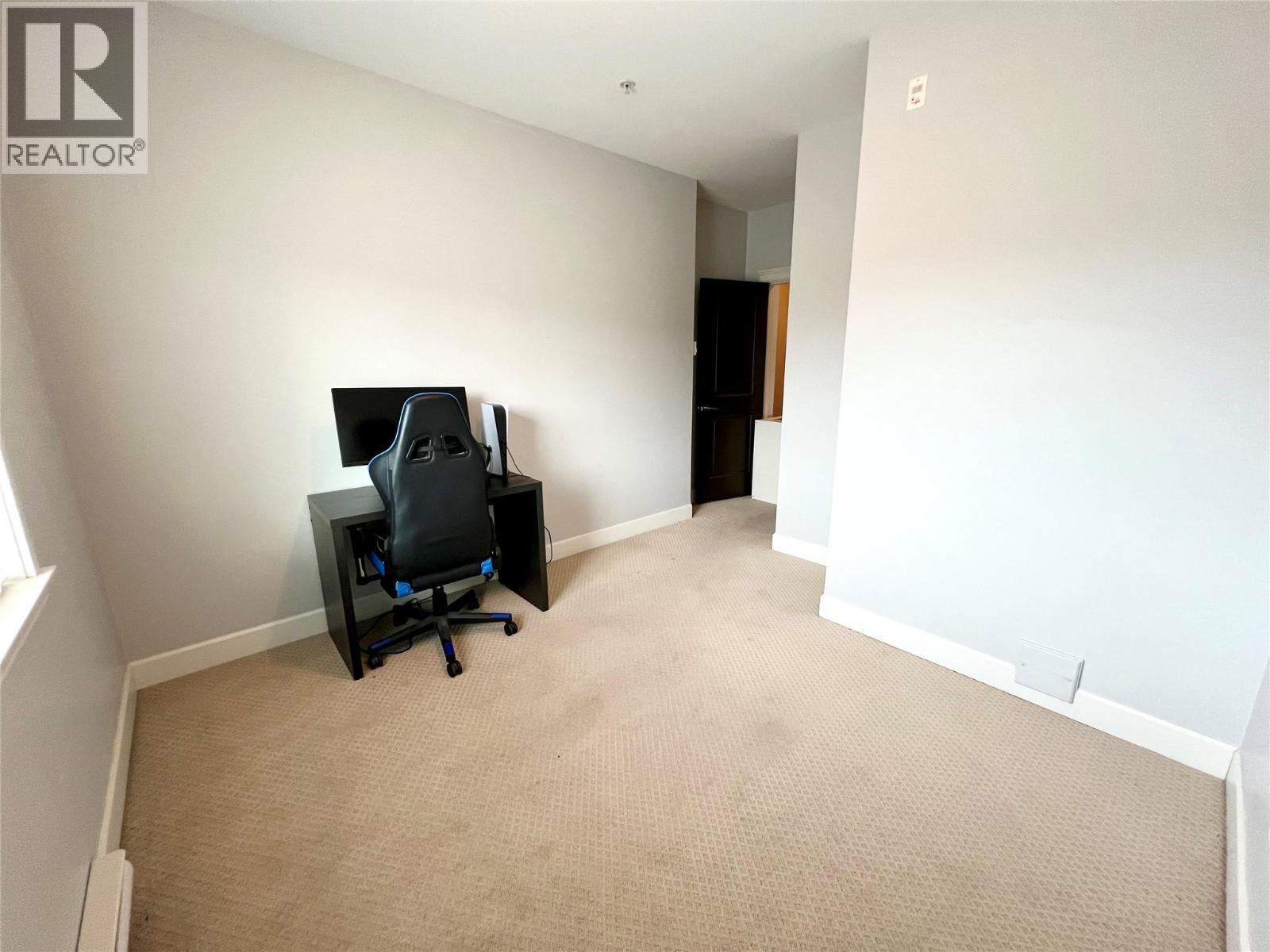 2799 CLAPPERTON Avenue Unit# 206, Merritt