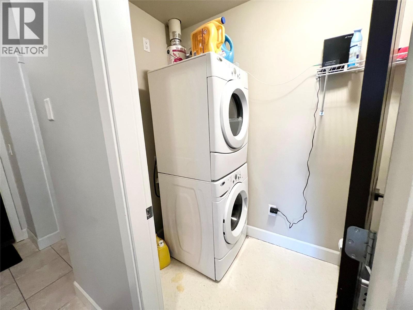 2799 CLAPPERTON Avenue Unit# 206, Merritt