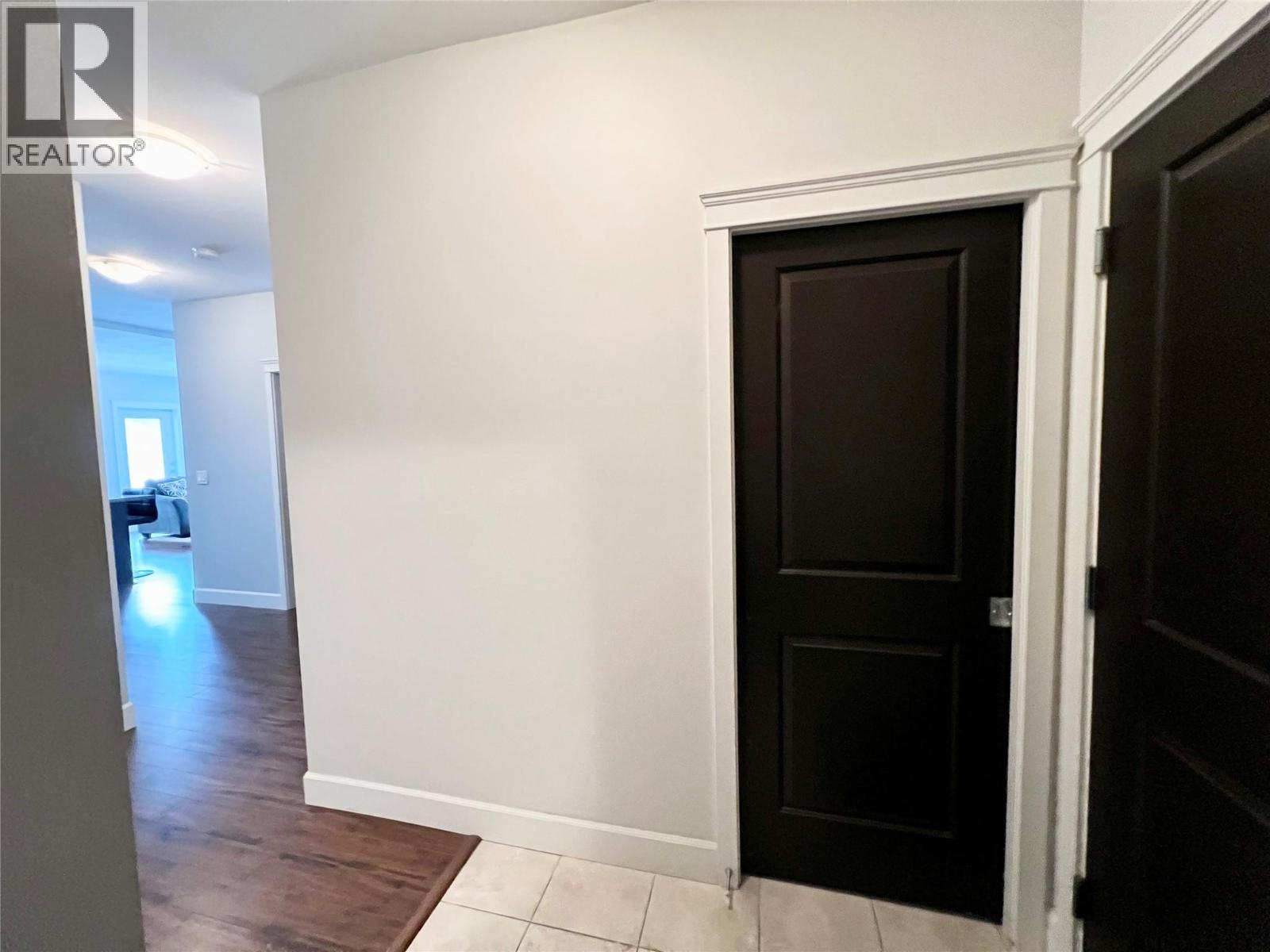 2799 CLAPPERTON Avenue Unit# 206, Merritt