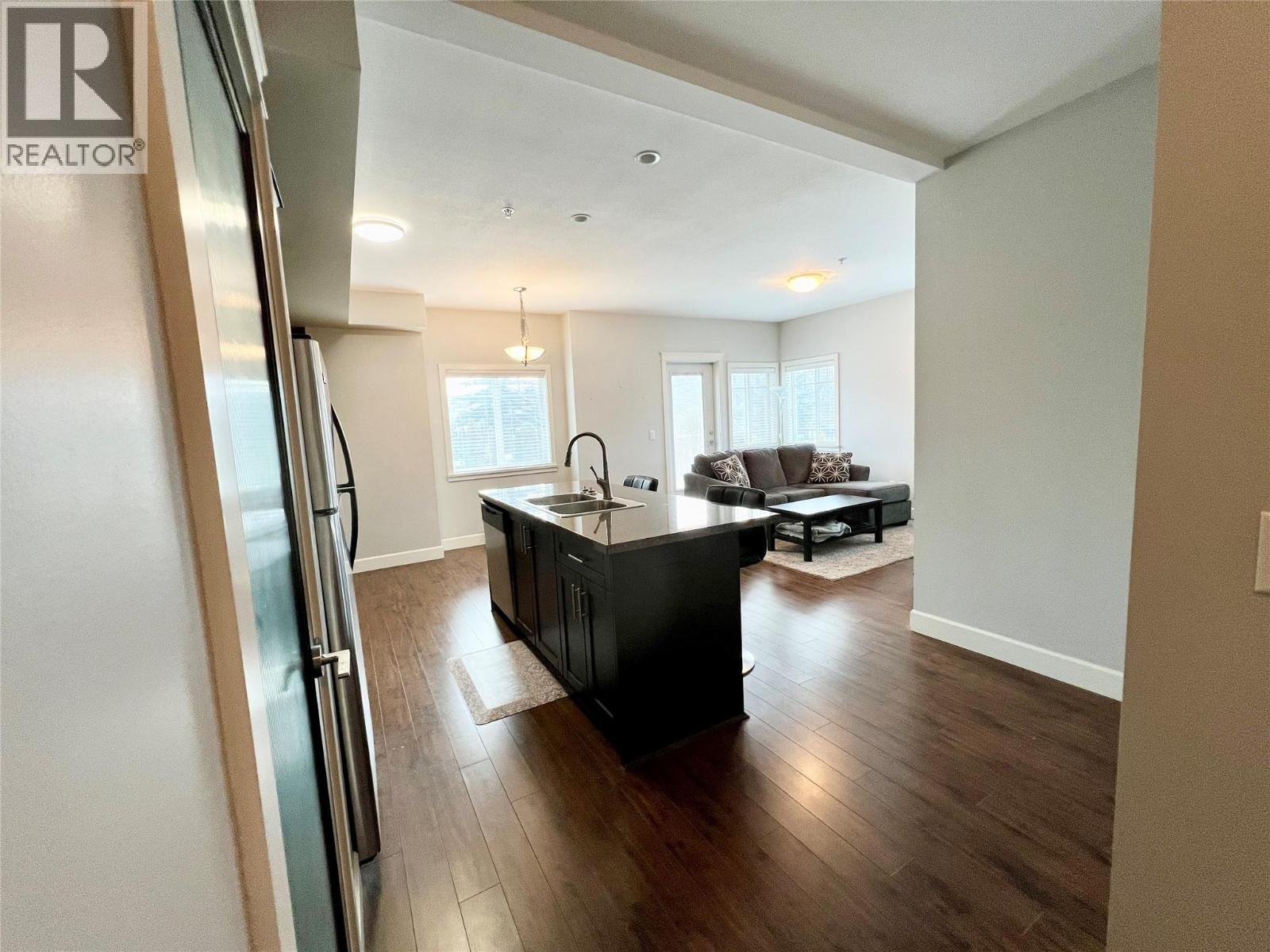 2799 CLAPPERTON Avenue Unit# 206, Merritt