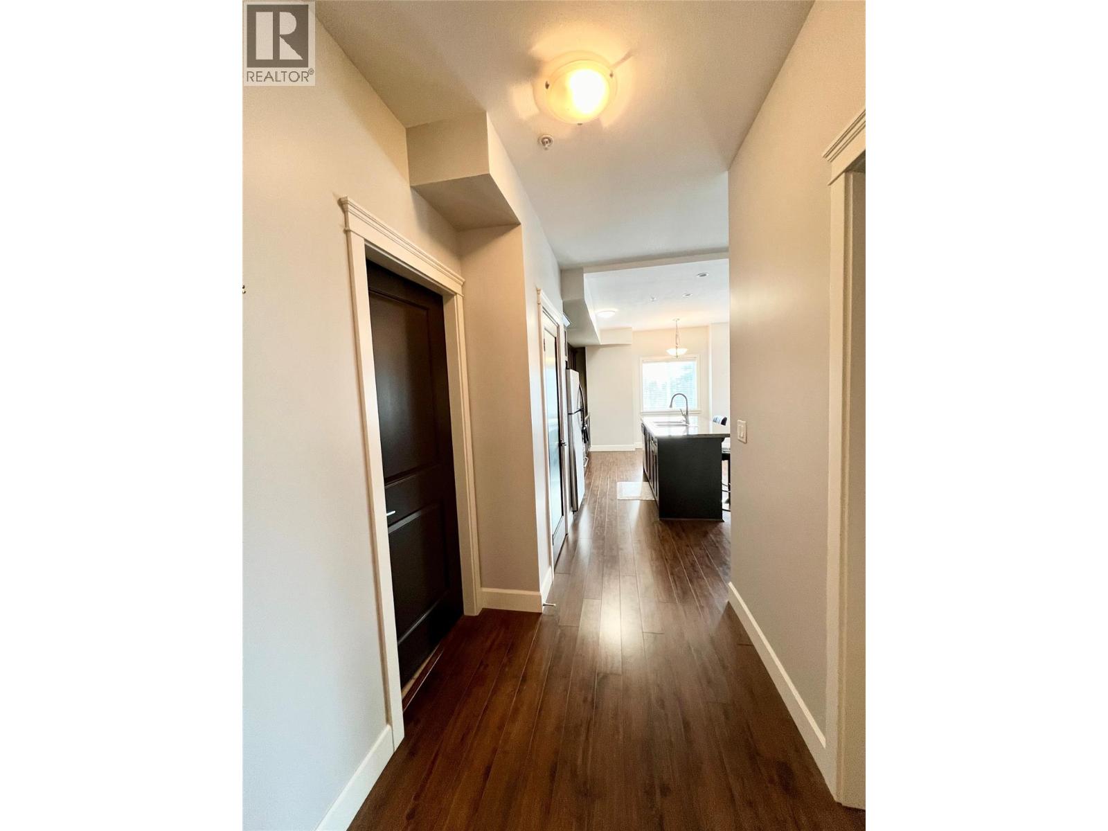 2799 CLAPPERTON Avenue Unit# 206, Merritt