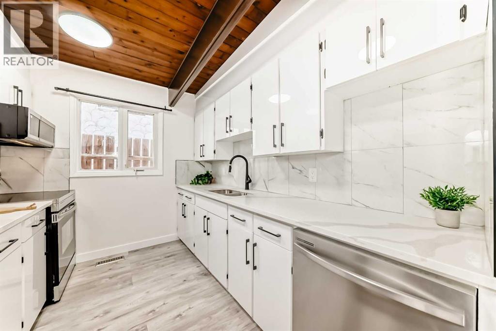 Single Family House Bi-level for Sale in   Avenue NW Bowness Calgary 