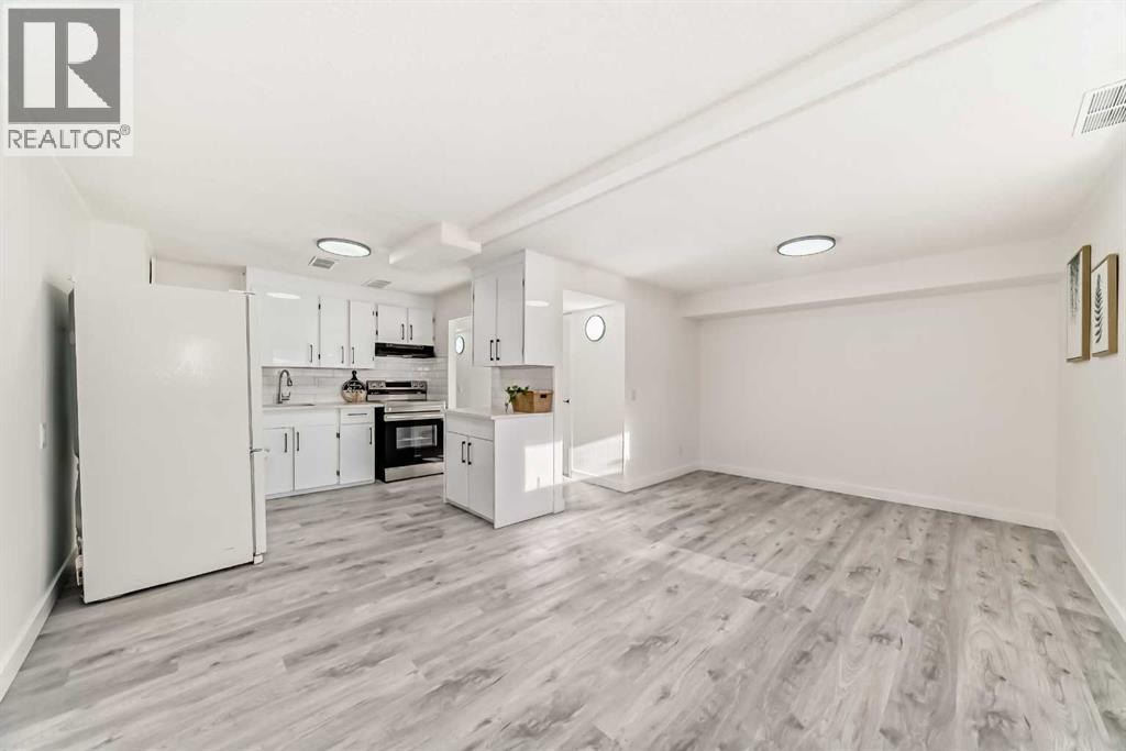 Single Family House Bi-level for Sale in   Avenue NW Bowness Calgary 