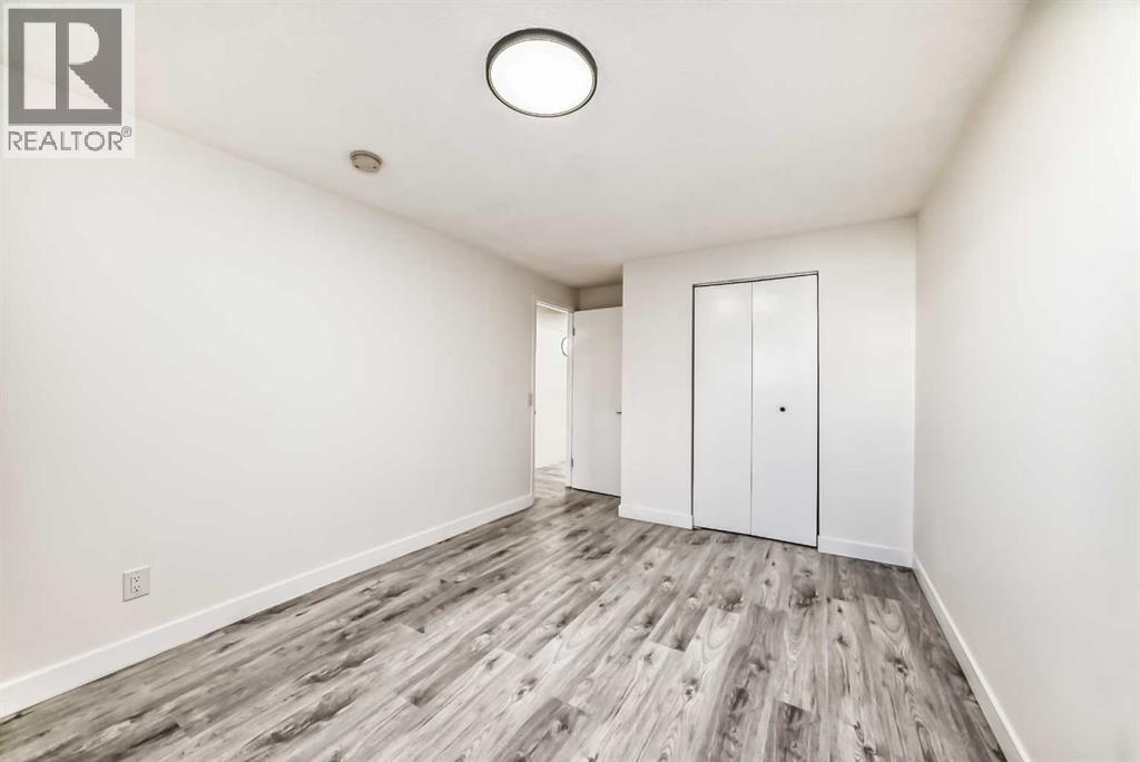 Single Family House Bi-level for Sale in   Avenue NW Bowness Calgary 