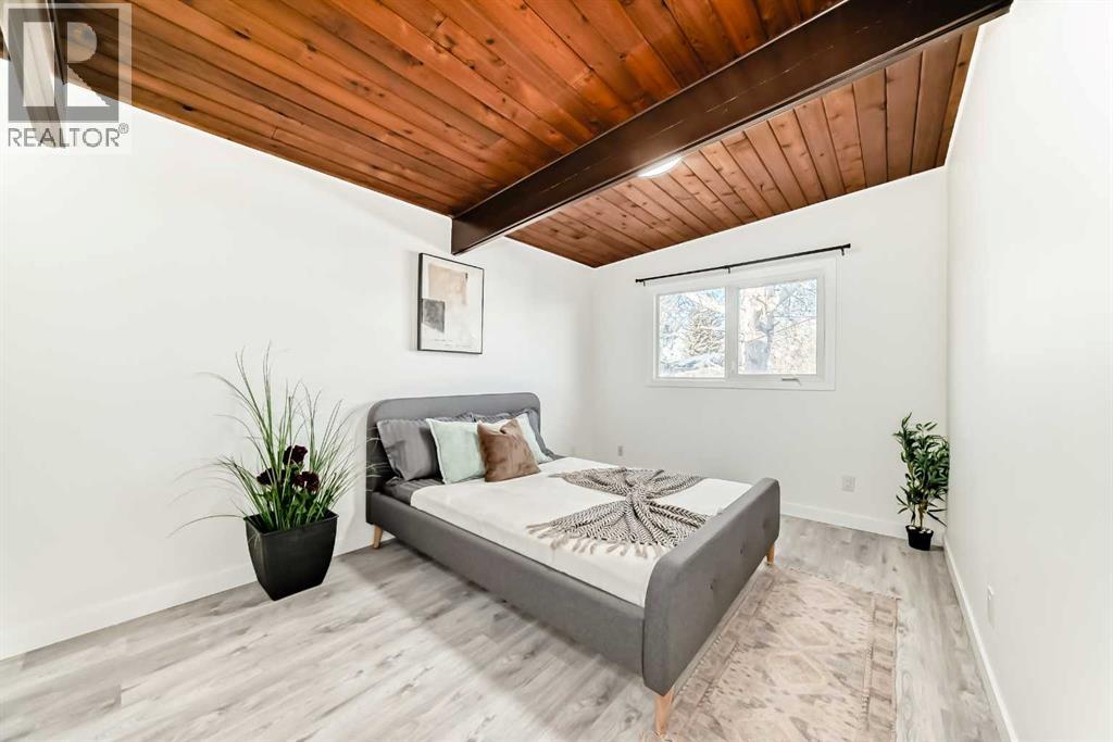 Single Family House Bi-level for Sale in   Avenue NW Bowness Calgary 