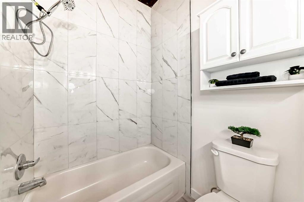 Single Family House Bi-level for Sale in   Avenue NW Bowness Calgary 