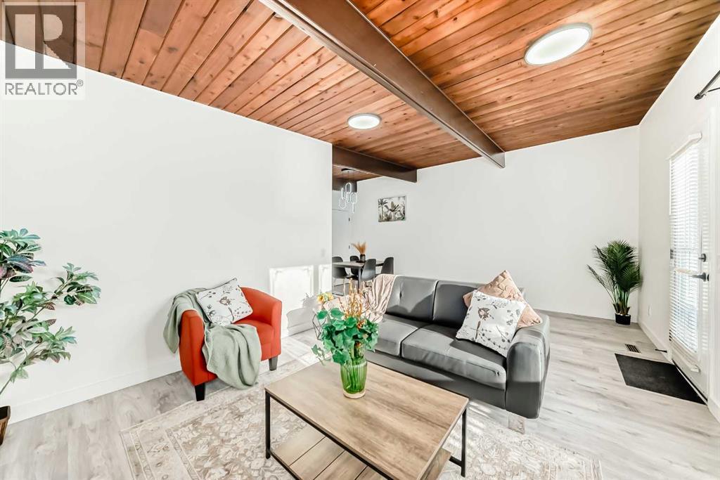 Single Family House Bi-level for Sale in   Avenue NW Bowness Calgary 