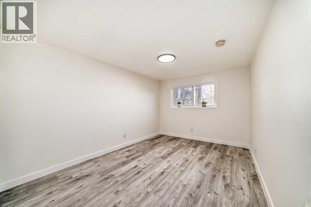 Single Family House Bi-level for Sale in   Avenue NW Bowness Calgary 