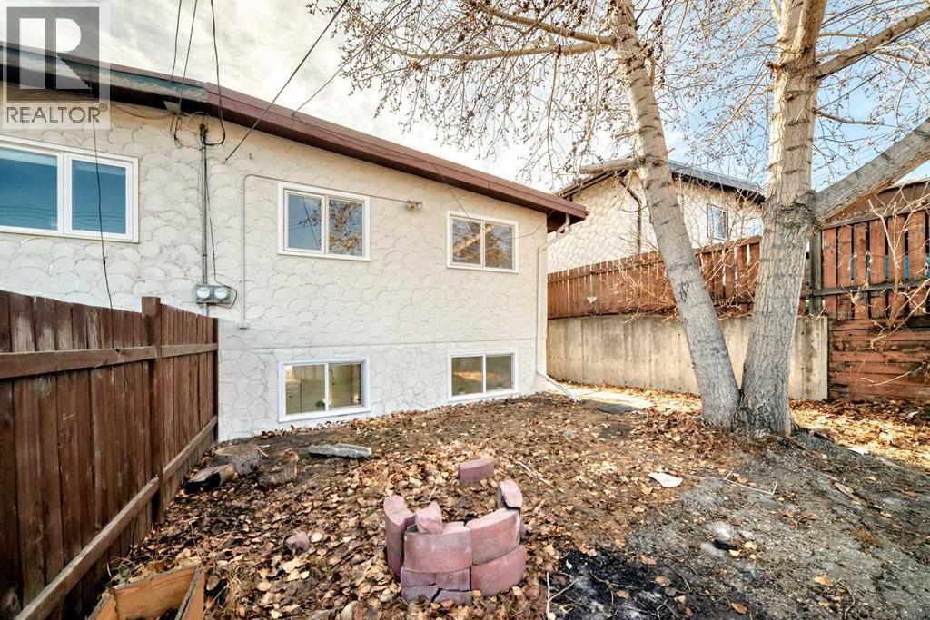 Single Family House Bi-level for Sale in   Avenue NW Bowness Calgary 