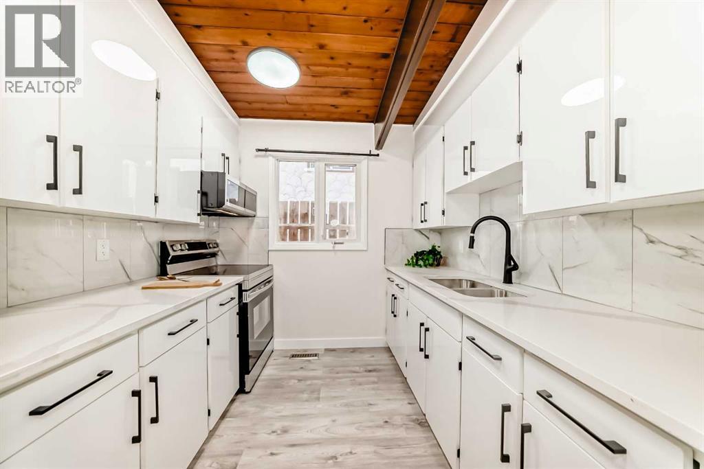 Single Family House Bi-level for Sale in   Avenue NW Bowness Calgary 