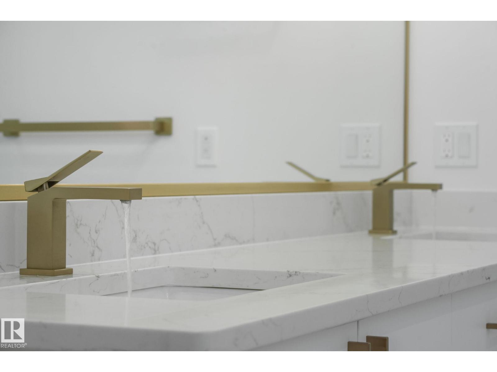 1 BIRKSHIRE CR, Sherwood Park