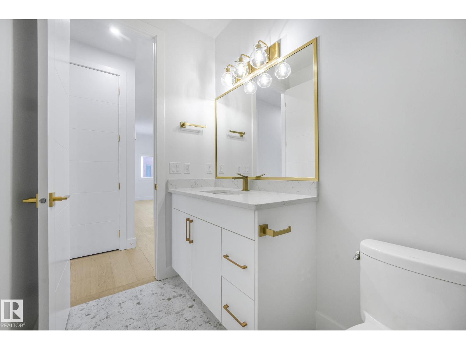 1 BIRKSHIRE CR, Sherwood Park