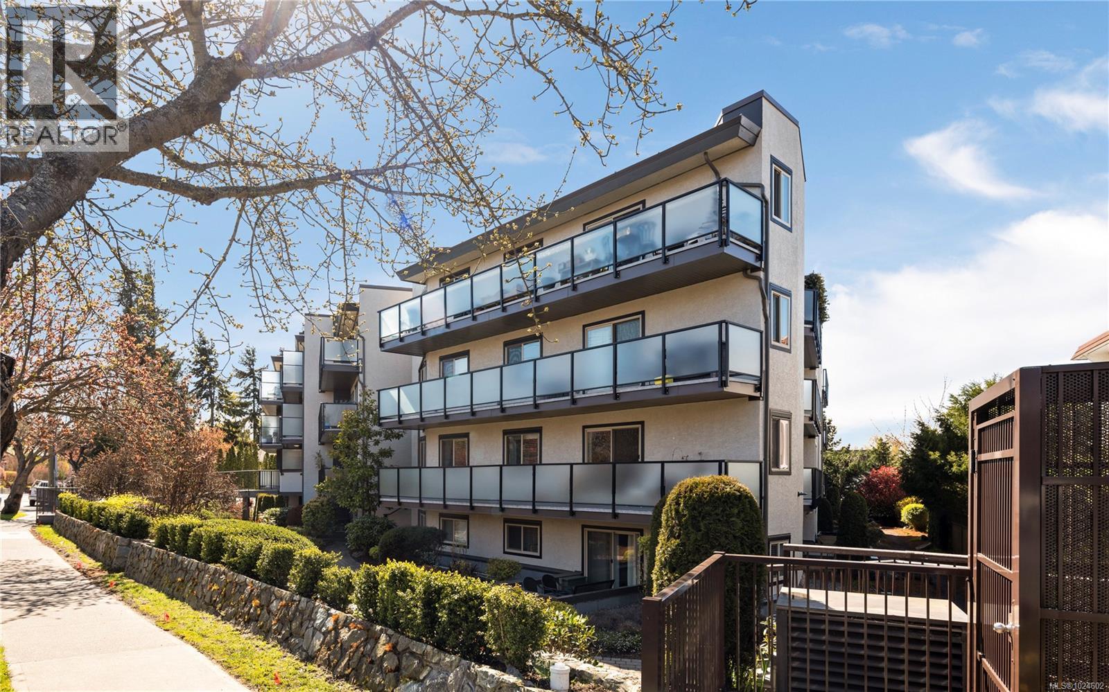 402 1241 Fairfield Road, Victoria