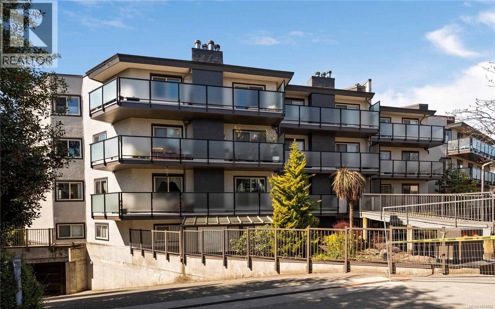 402 1241 Fairfield Road, Victoria