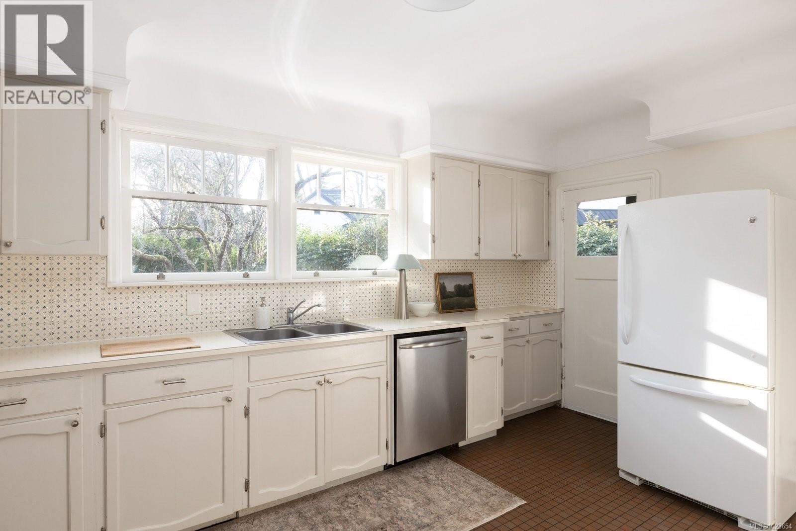  3400 Upper Terrace Road, Oak Bay