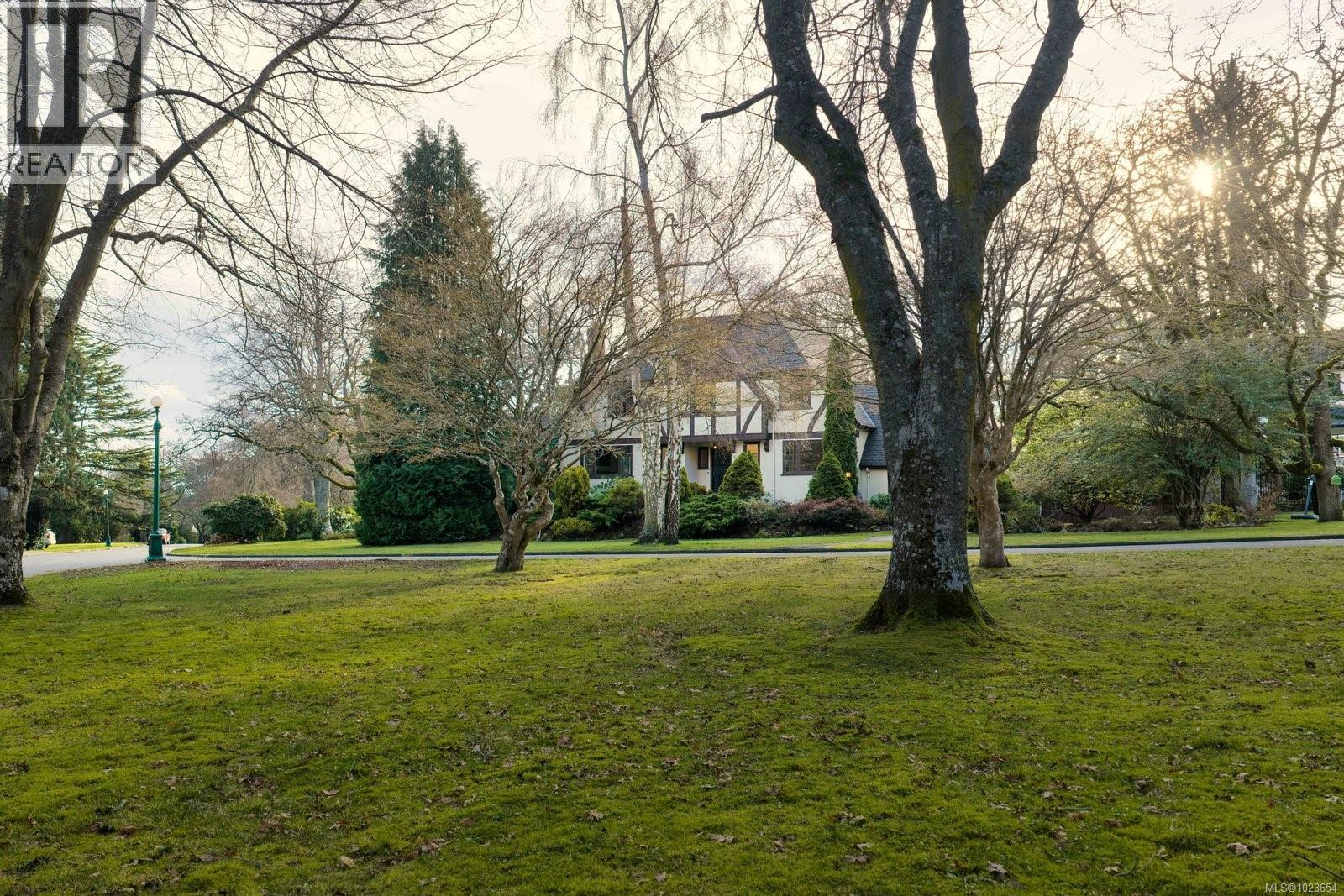  3400 Upper Terrace Road, Oak Bay