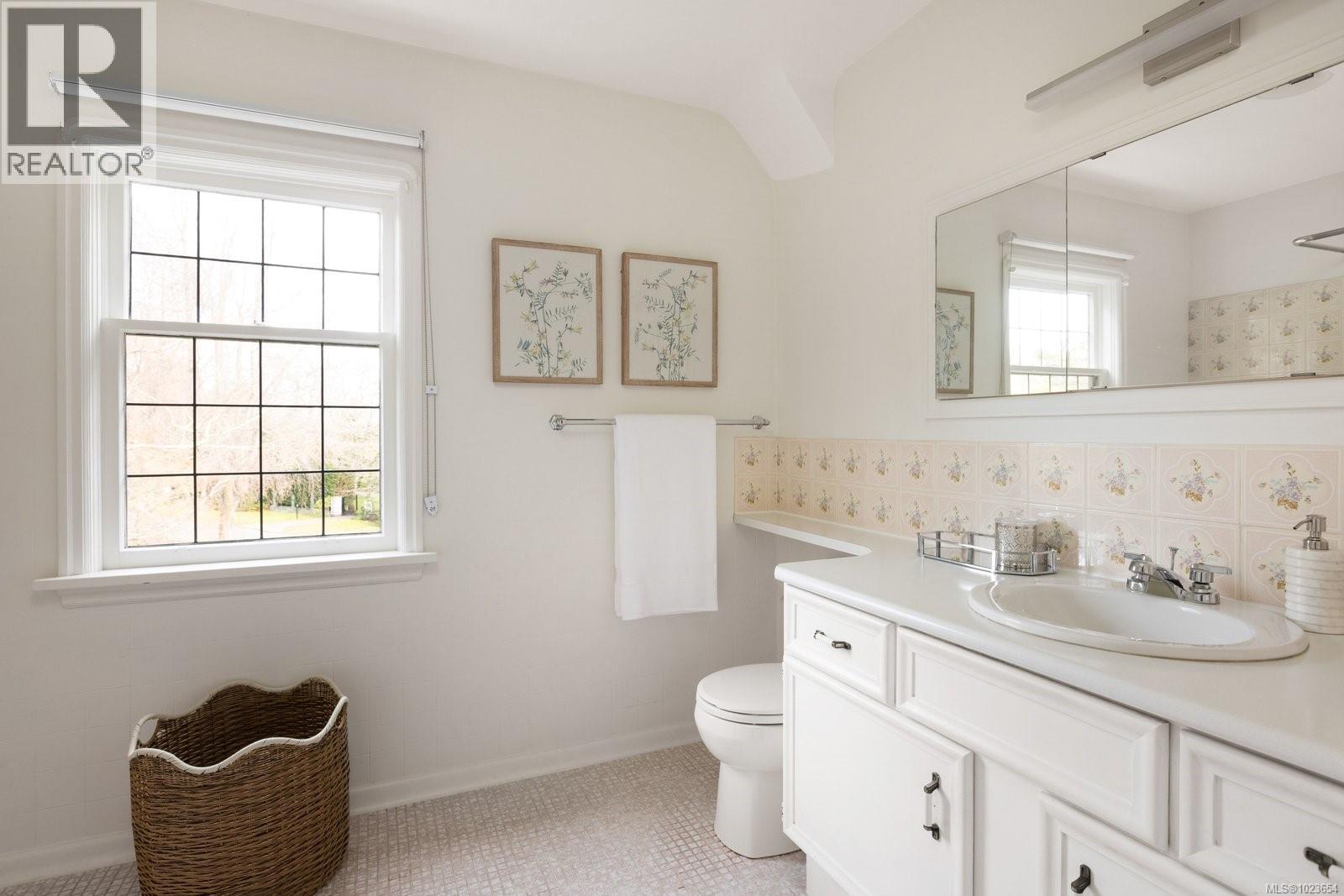  3400 Upper Terrace Road, Oak Bay