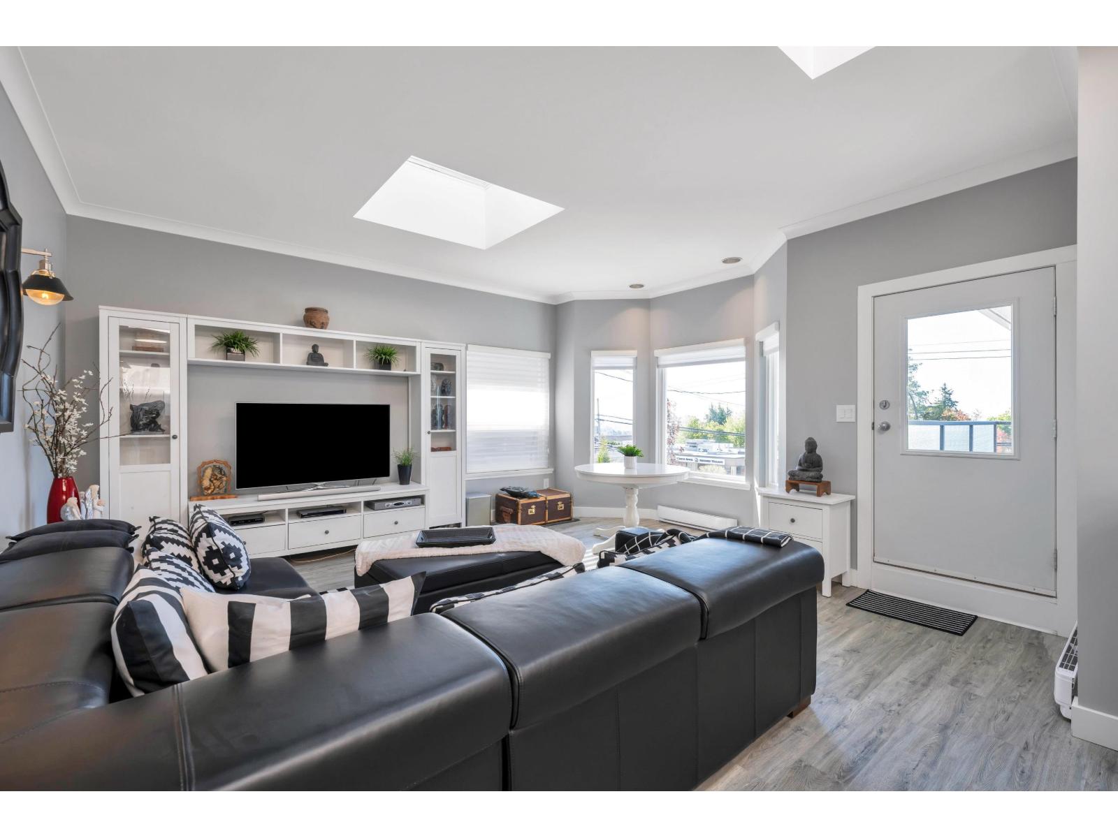 15627 BUENA VISTA AVENUE, White Rock