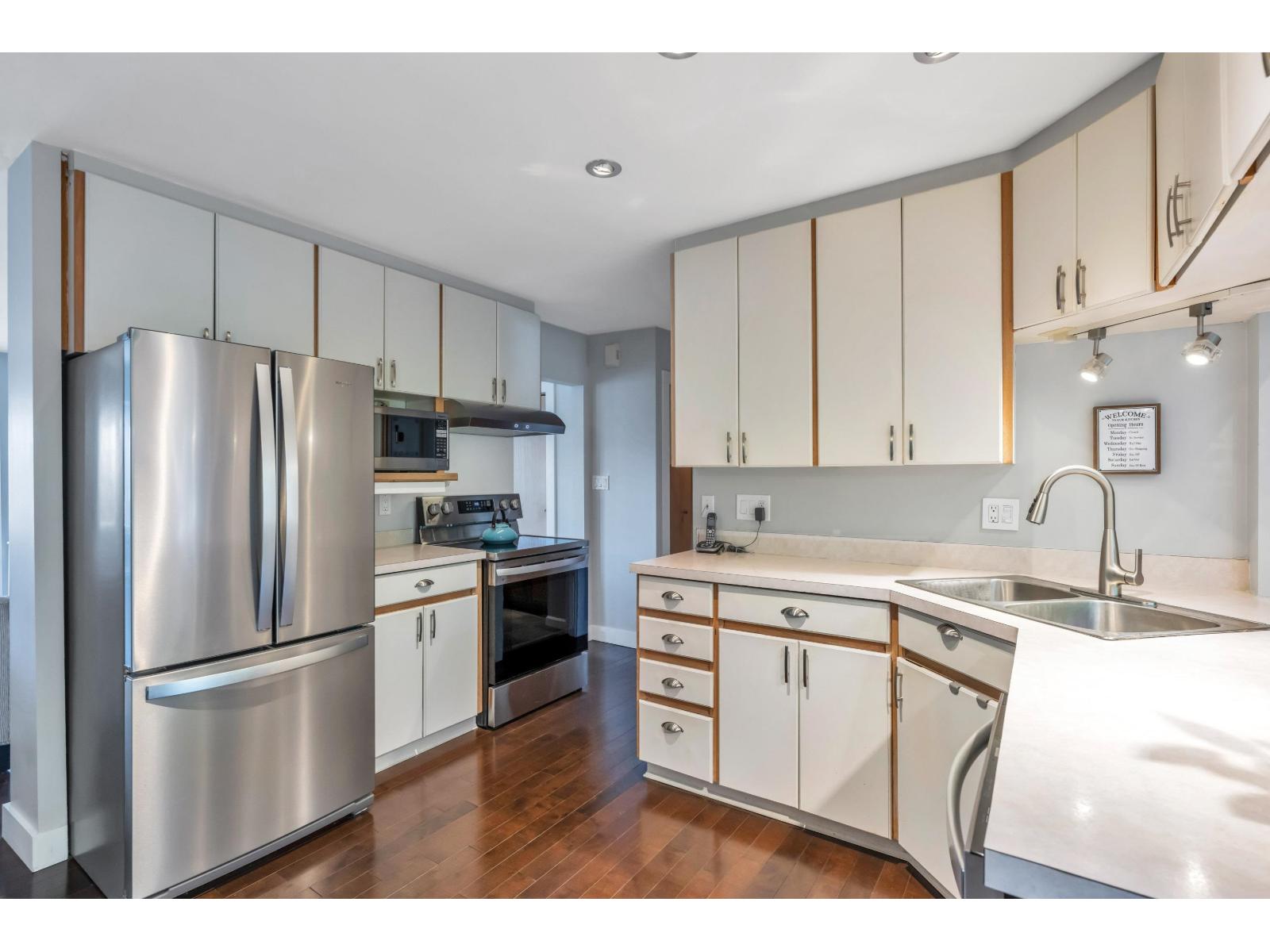 15627 BUENA VISTA AVENUE, White Rock