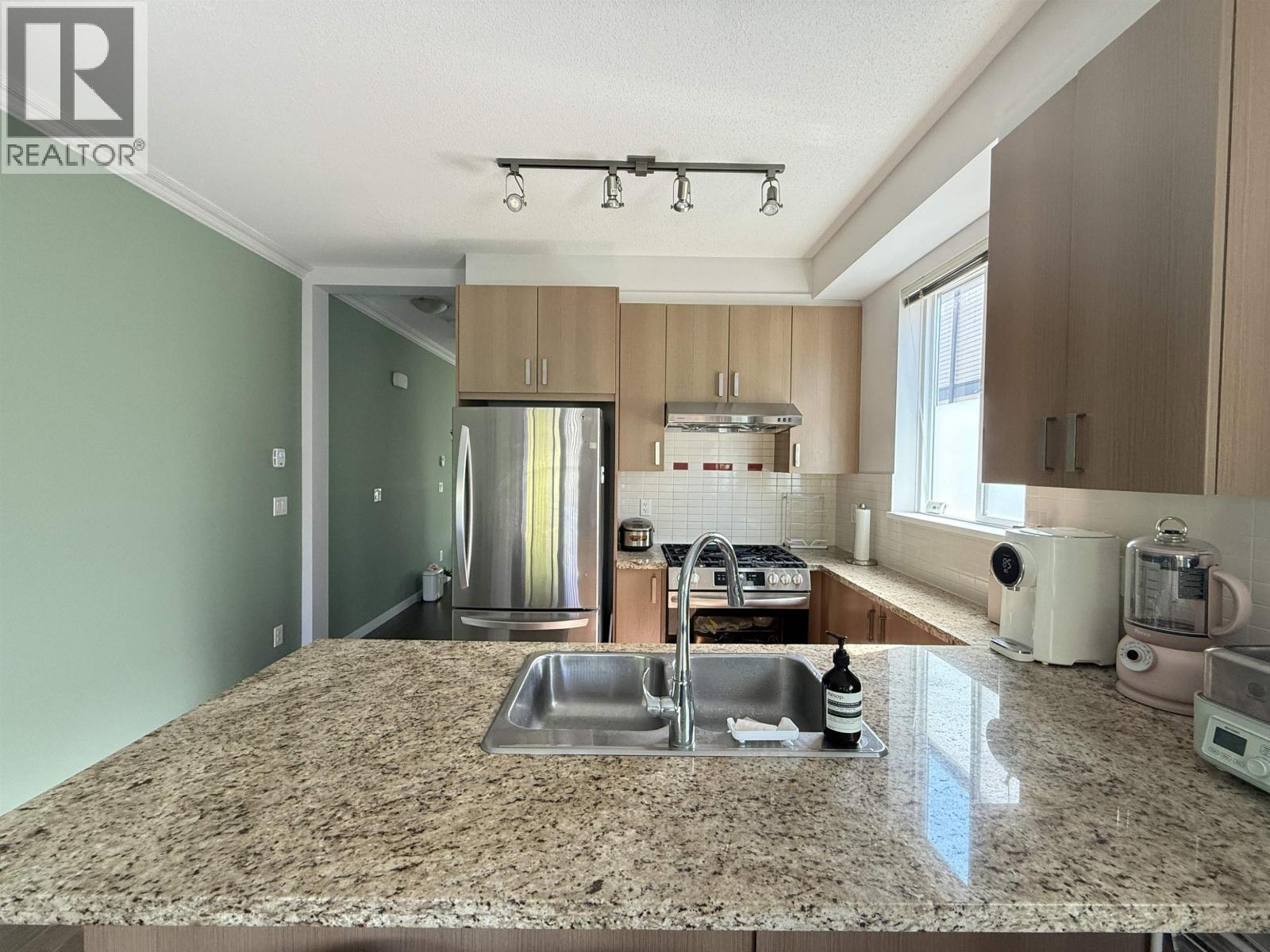 9566 TOMICKI Avenue, Richmond