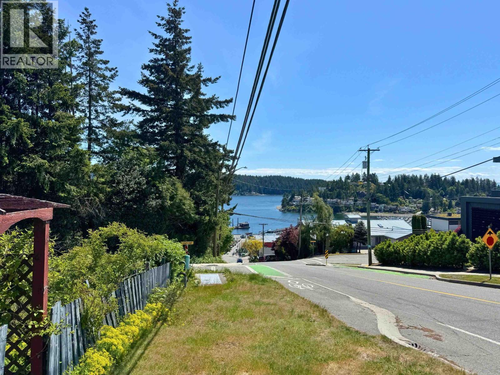 547 N FLETCHER ROAD, Gibsons