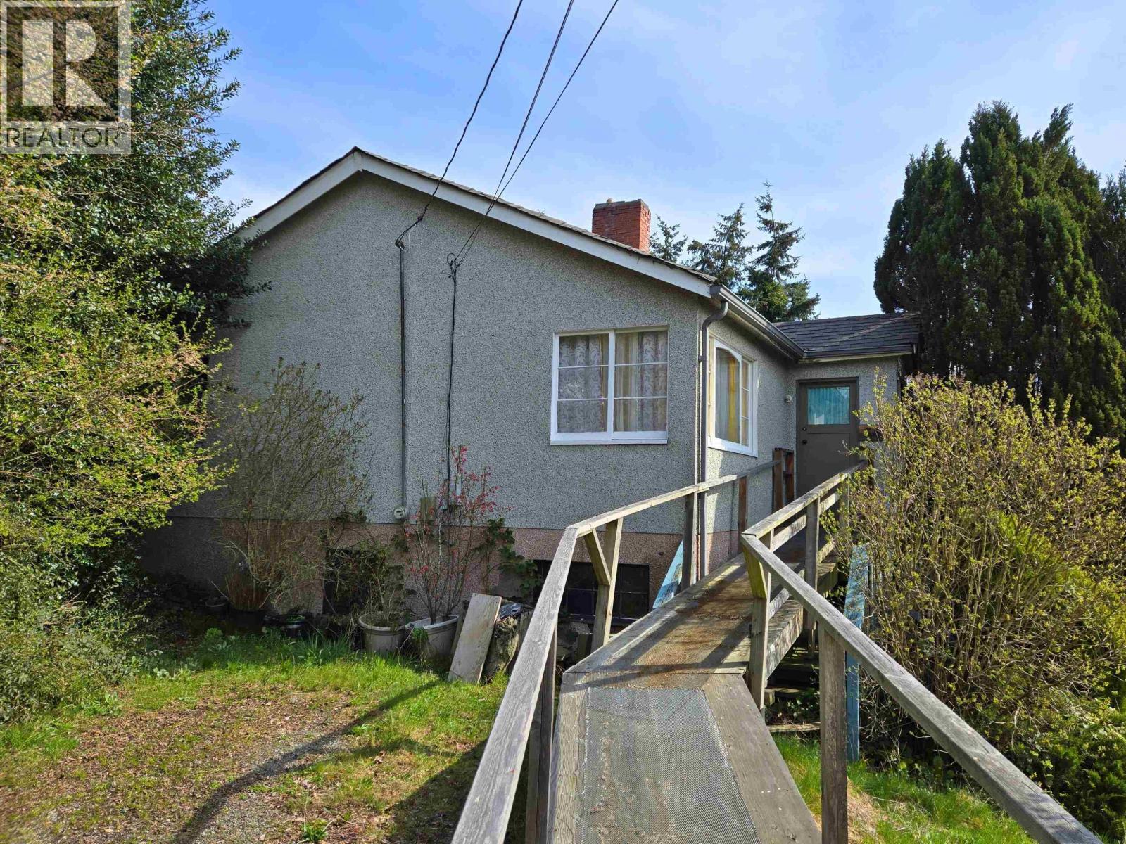 547 N FLETCHER ROAD, Gibsons