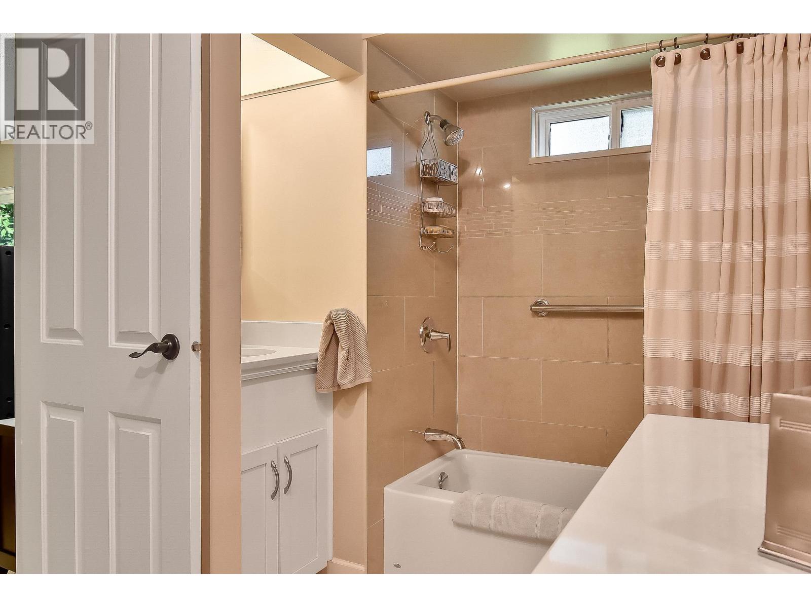 1348 COMPSTON Crescent, Delta