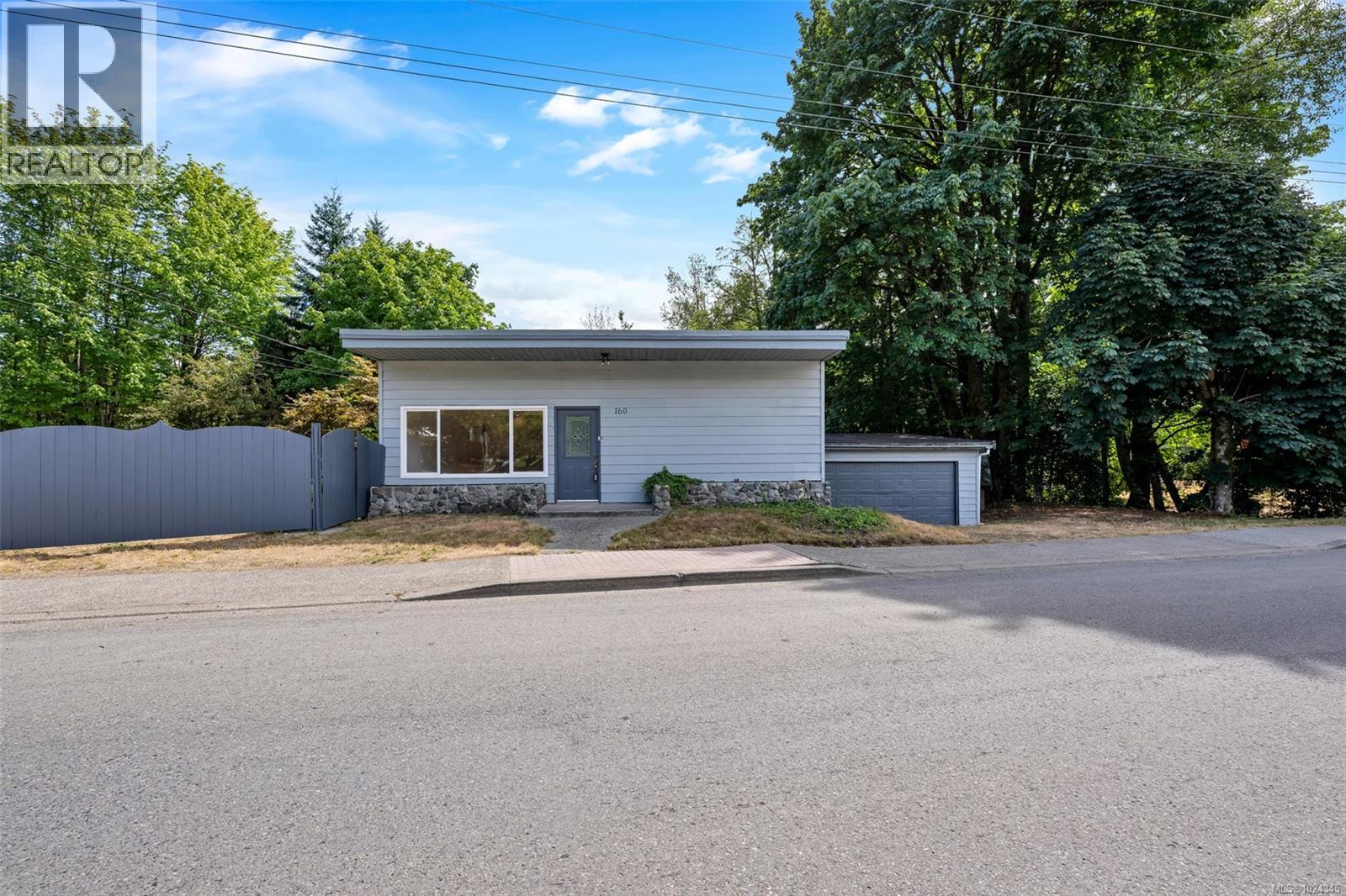160 Cowichan Lake Rd - 36
