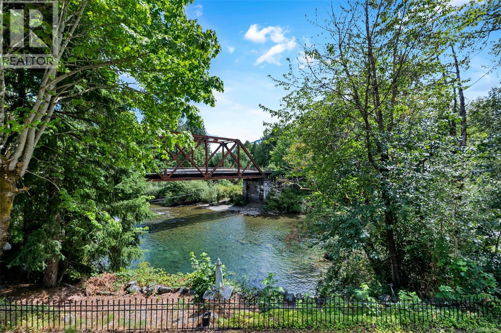 160 COWICHAN LAKE RD - 43