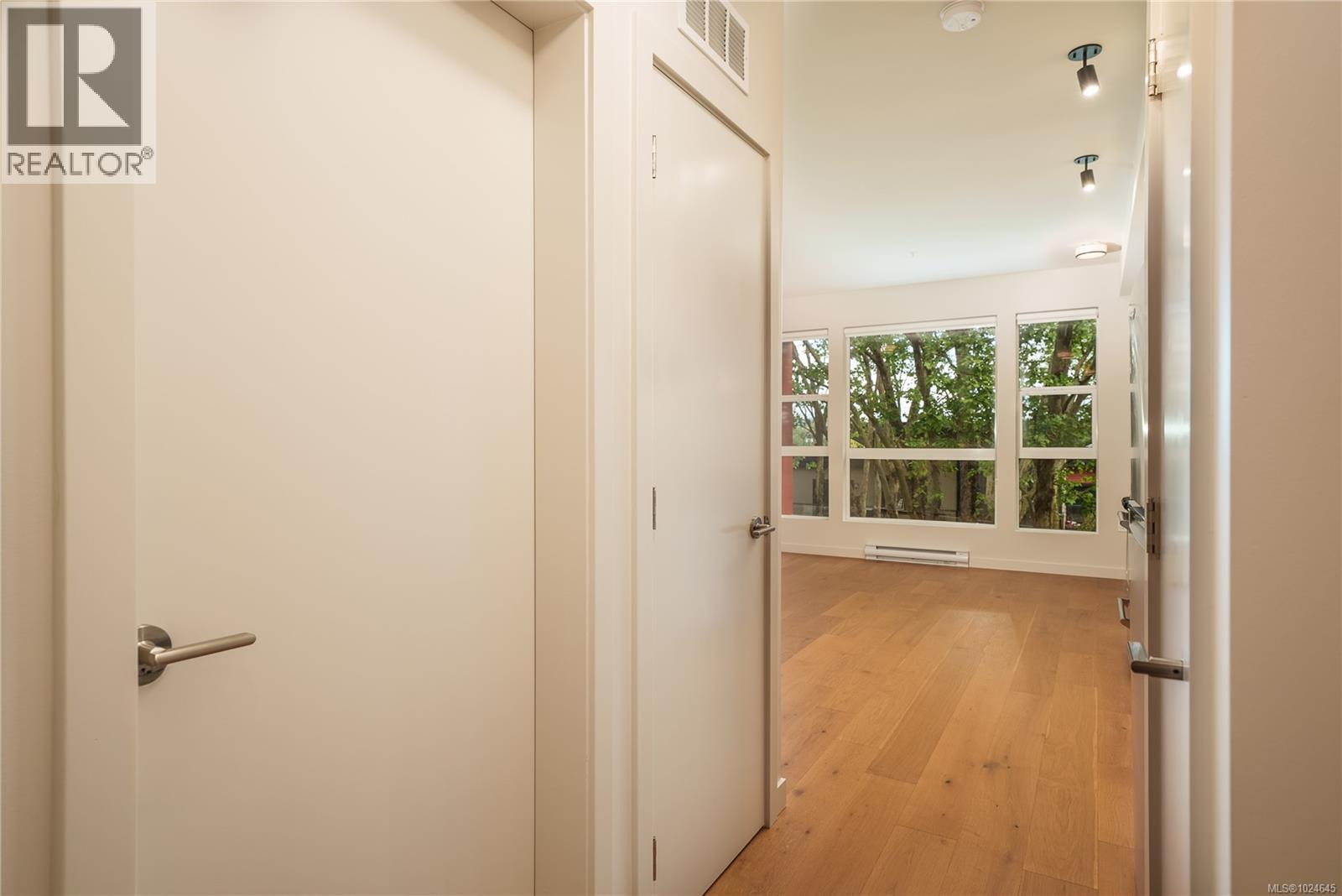 205 629 Speed Avenue, Victoria