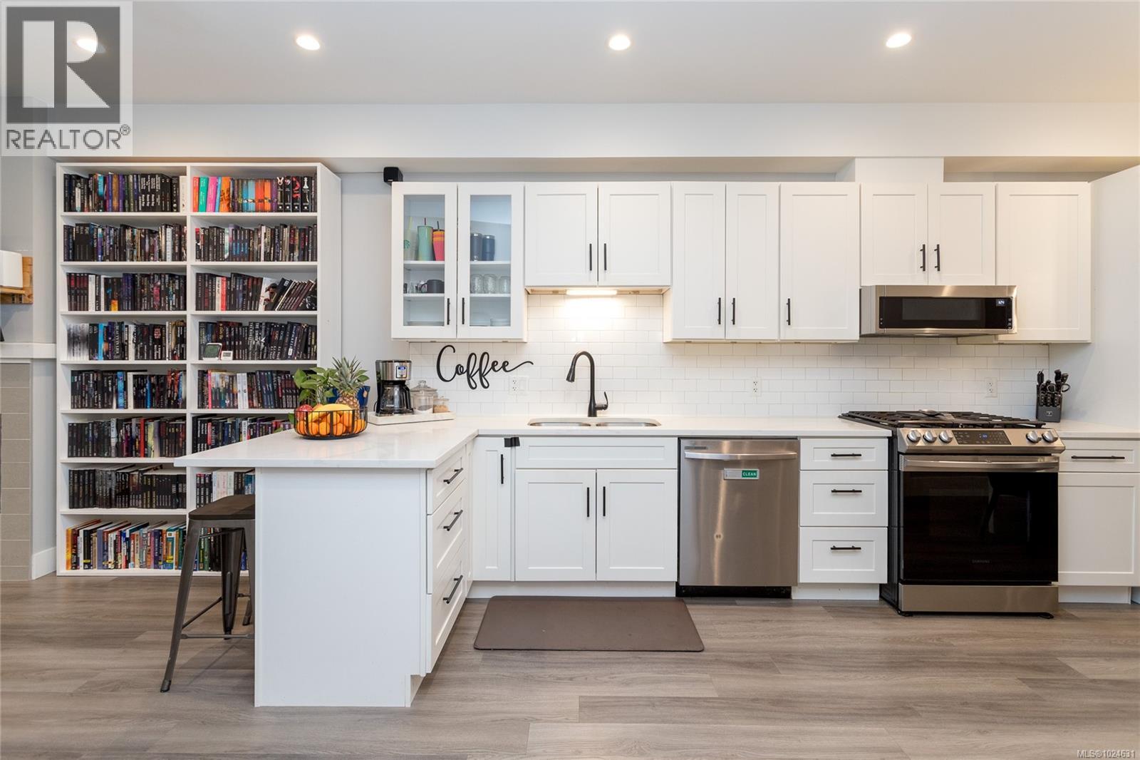  933 Turnstone Ridge, Langford