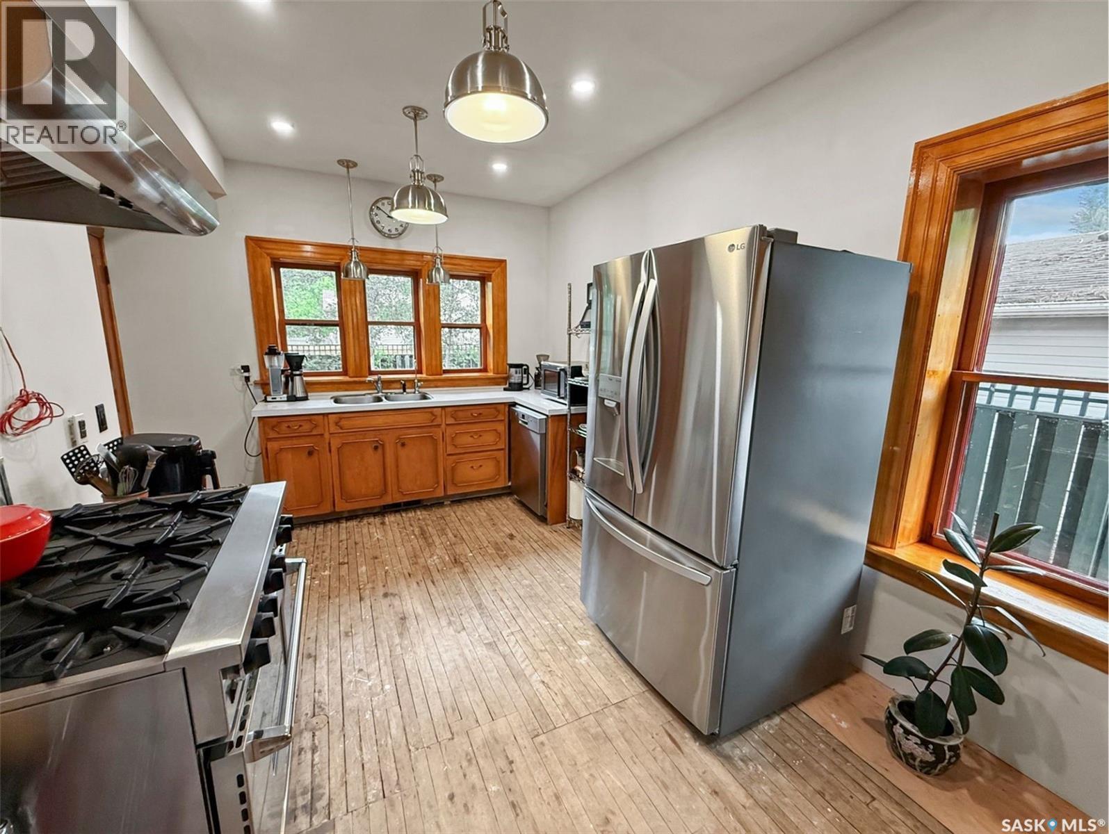 Single Family House for Sale in  Sidney STREET E Swift Current 