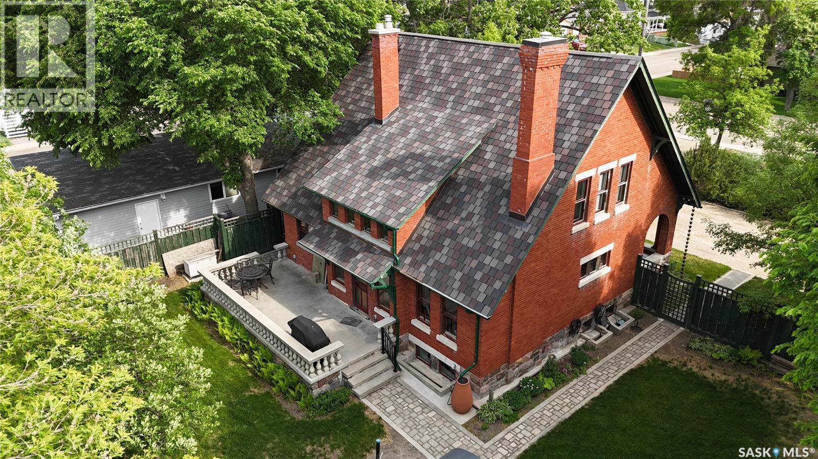 Single Family House for Sale in  Sidney STREET E Swift Current 