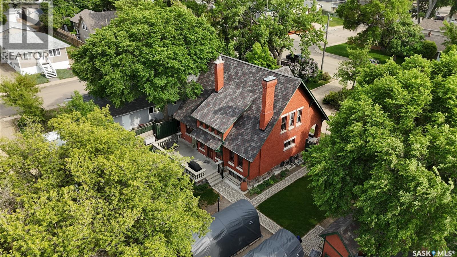 Single Family House for Sale in  Sidney STREET E Swift Current 