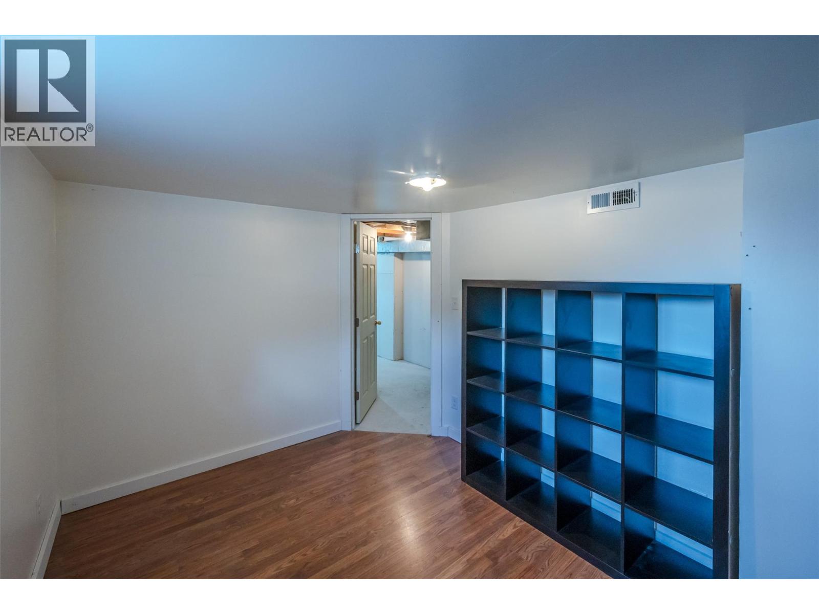 6470 Hollow Street, Oliver